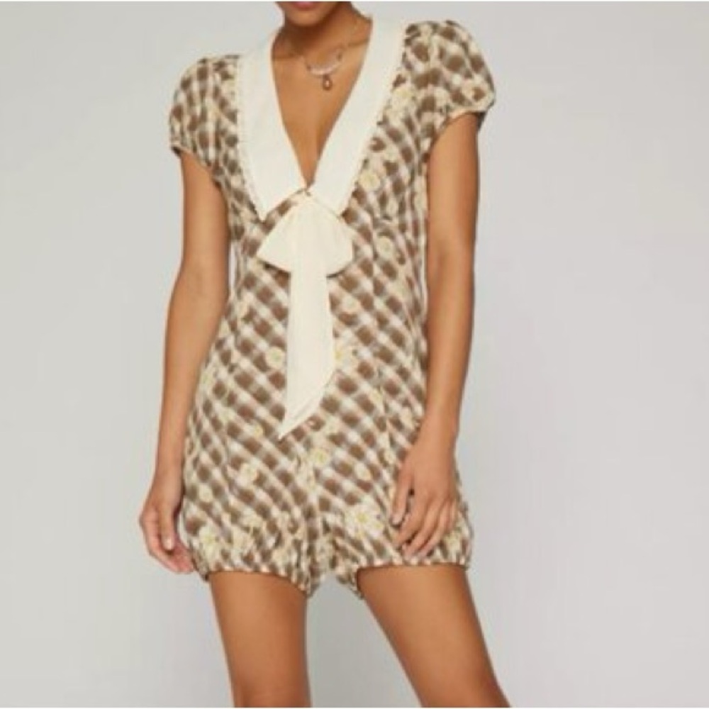 Kimchi Blue Urban Outfitters Romper Giovanna Collared Gingham Women's Medium